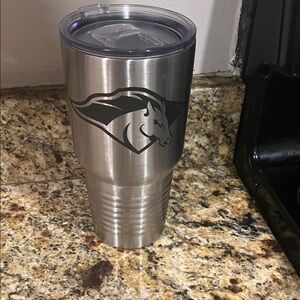 Stainless Steel 32 oz Tumbler with Mustang Logo- NWT